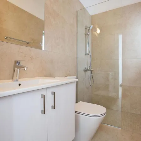 3 Schlafzimmer Mit Privatem Pool Im Zentrum