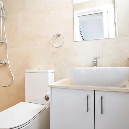 Дом отдыха 3 Schlafzimmer Mit Privatem Pool Im Zentrum