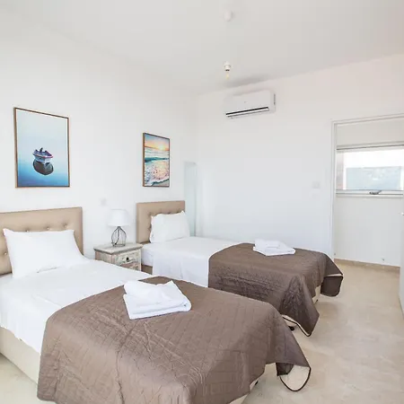 3 Schlafzimmer Mit Privatem Pool Im Zentrum * Протарас